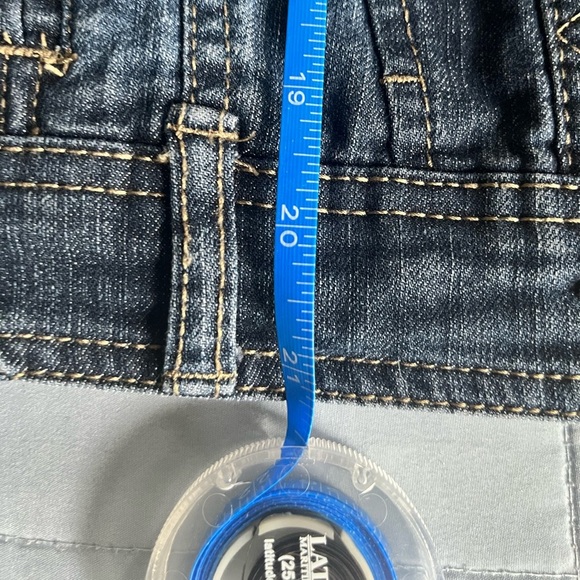 Posh show. NWOT, denim vest, size medium - Picture 9 of 9